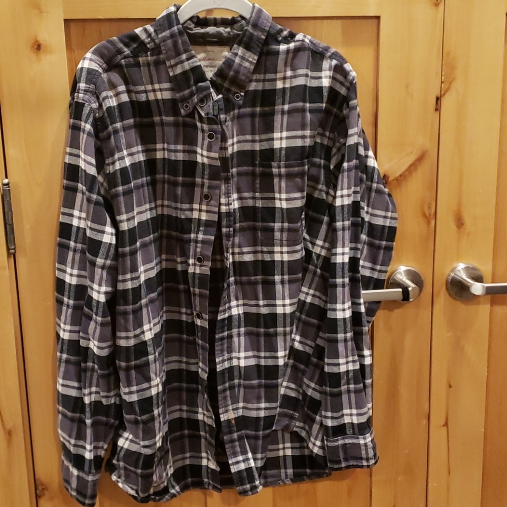 Black plaid flannel shirt
